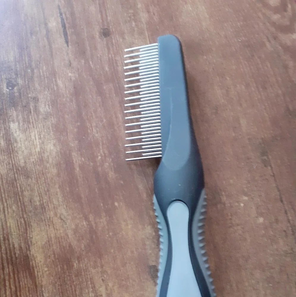 Well & Good Black Undercoat Comb For Cats